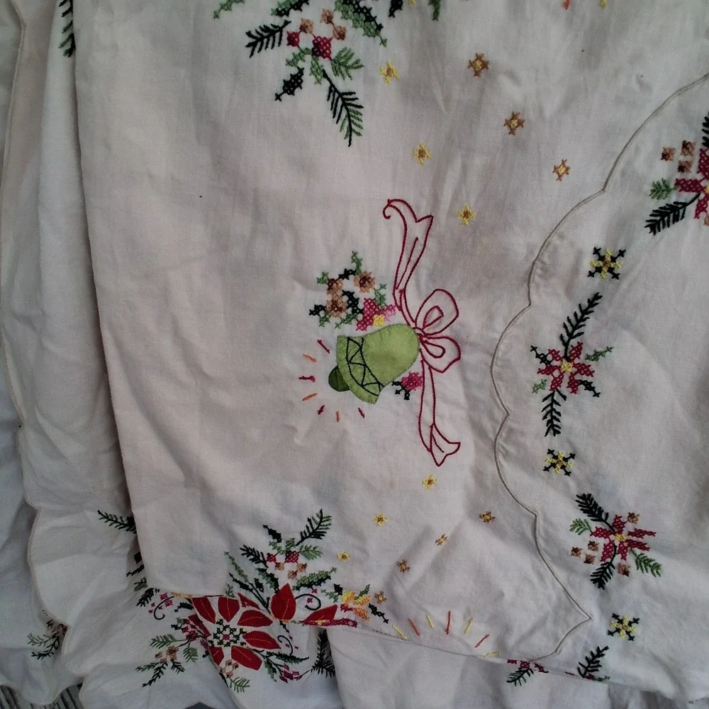 Vintage Christmas Tablecloth Embroidered Poinsettia Candle Bell Scalloped 60x120